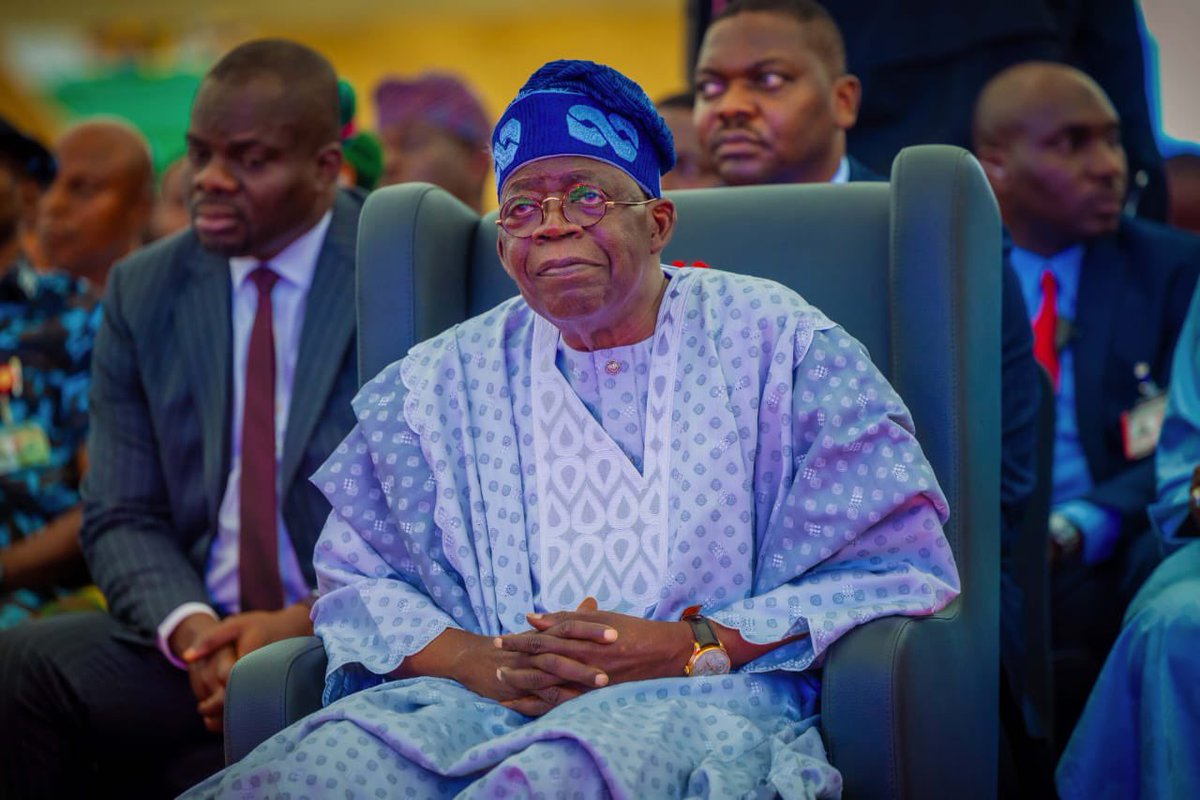 PBATMediaCentre's tweet photo. PRESIDENT TINUBU APPOINTS NEW DIRECTORS-GENERAL OF NIA, DSS

President Bola Tinubu has approved the appointment of new Directors-General of the National Intelligence Agency (NIA) and the Department of State Services (DSS).

Ambassador Mohammed Mohammed is the new Director-General of the NIA.

Mr. Adeola Oluwatosin Ajayi is the new Director-General of the DSS.

Ambassador Mohammed has had an illustrious career in the foreign service since joining the NIA in 1995. He had served in various roles, culminating in his promotion to the rank of Director and his subsequent appointment as the head of the Nigerian mission to Libya.

The 1990 graduate of Bayero University, Kano, had served in North Korea, Pakistan, Sudan, and at the State House, Abuja. 

The new DSS Director-General, Mr. Adeola Ajayi, rose through the ranks to attain his current post of Assistant Director-General of the Service. He had, at various times, served as State Director in Bauchi, Enugu, Bayelsa, Rivers, and Kogi. 

The new appointments follow the resignation of the previous NIA and DSS chiefs.

President Tinubu expects that the new security chiefs will work assiduously to reposition the two intelligence agencies for better results and charges them to bring their experience to bear in tackling the security challenges bedeviling the country through enhanced collaboration with sister agencies and in surgical alignment with the Office of the National Security Adviser (ONSA).

The President thanks the outgoing Directors-General of the two pivotal intelligence agencies for their services to the nation while wishing them success in their future endeavours.

Chief Ajuri Ngelale

Special Adviser to the President

(Media & Publicity)

August 26, 2024