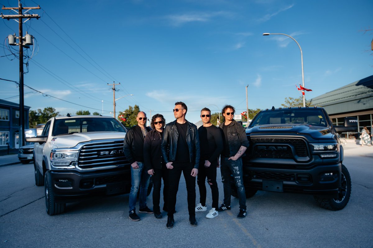 HunterBros's tweet photo. Black or white, which one are you driving? We call shotgun!

#sponsored @RamTrucksCanada 

#RAM_Partner #ramfam #ramcanada #RamTrucksCA #RamLife #Ram https://t.co/IOZDP3QkpU