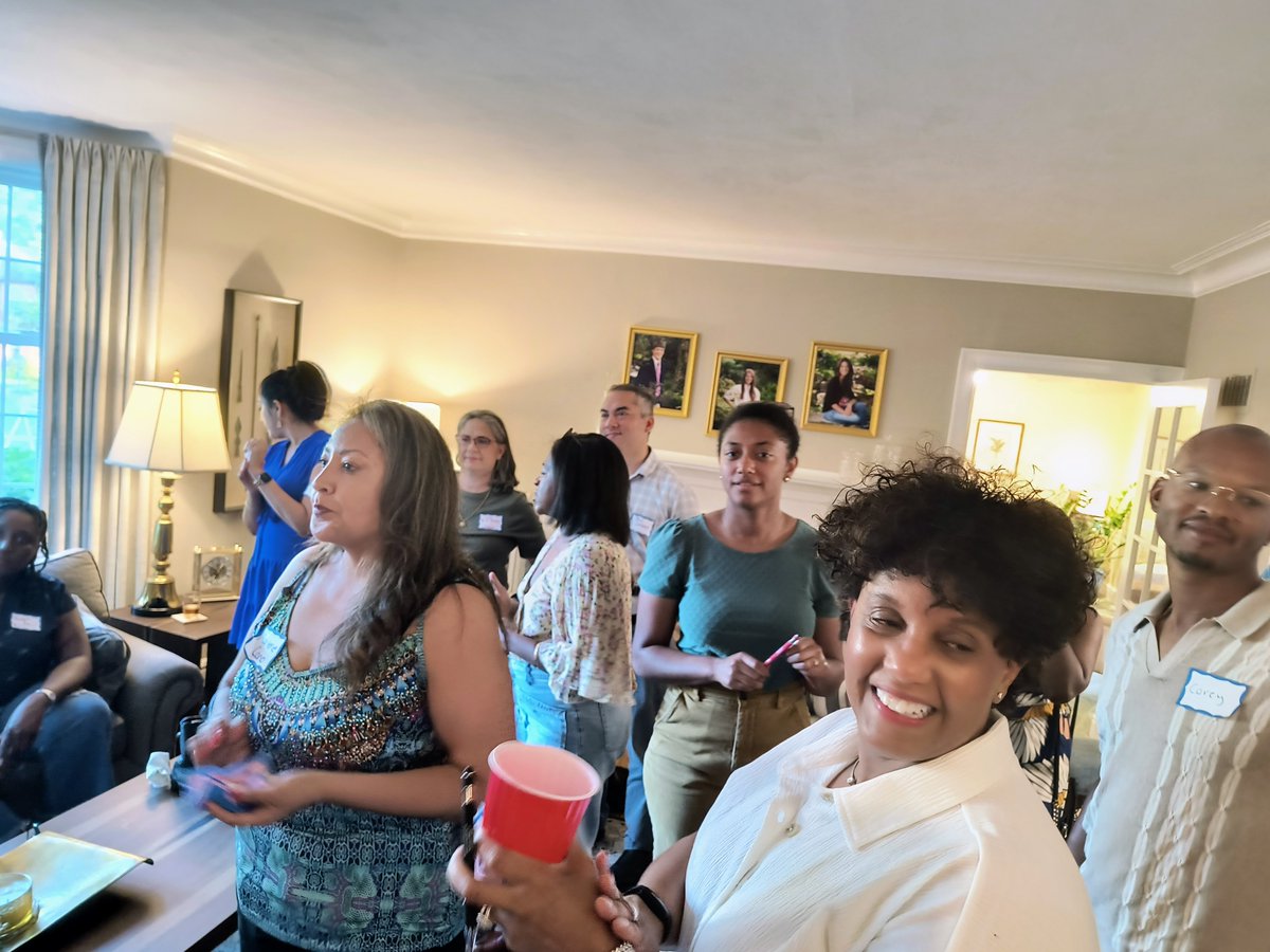 WashUMedMEDA's tweet photo. We always have a great time at our @IDEASDOM_WUSM  Welcome event! 

Remember...if you need mentors, let us help you!
Join @MEDA_WashU  https://t.co/F3R9WSHeii https://t.co/f014XXkEff