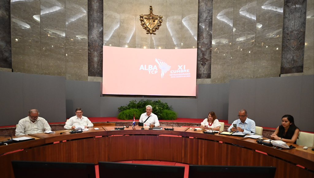 PresidenciaCuba's tweet photo. 🇨🇺| Inicia XI Cumbre Extraordinaria del ALBA-TCP.

El Presidente de #Cuba, @DiazCanelB, participa desde La Habana en esta cita que se solidariza con #Venezuela ante el intento de Golpe de Estado. https://t.co/cCAuTyTIsc