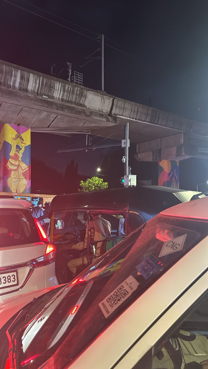 VISHALPOOJ's tweet image. @MumbaiPolice @MTPHereToHelp people facing traffic issues from Day to Night
Current traffic sarvodaya to rcity Ghatkopar West
No traffic police seen on spots except shreyas signal capturing photos on vehicles standing on signal or else i have not seen them on duty at other place