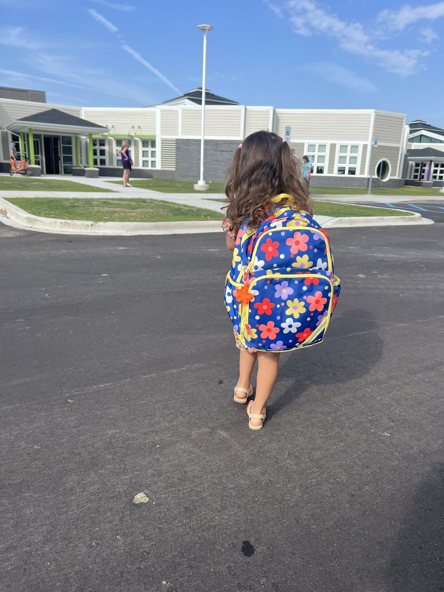 MeganMonthei's tweet photo. Just like that, we have a preschooler 🩷 https://t.co/FqRV36AyEg