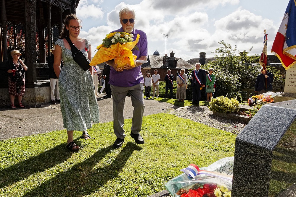 presse_30's tweet image. "Merci de continuer à vous souvenir" - #ry 
#commémoration #libération #lebulletin #intercauxvexin #seinemaritime #normandie