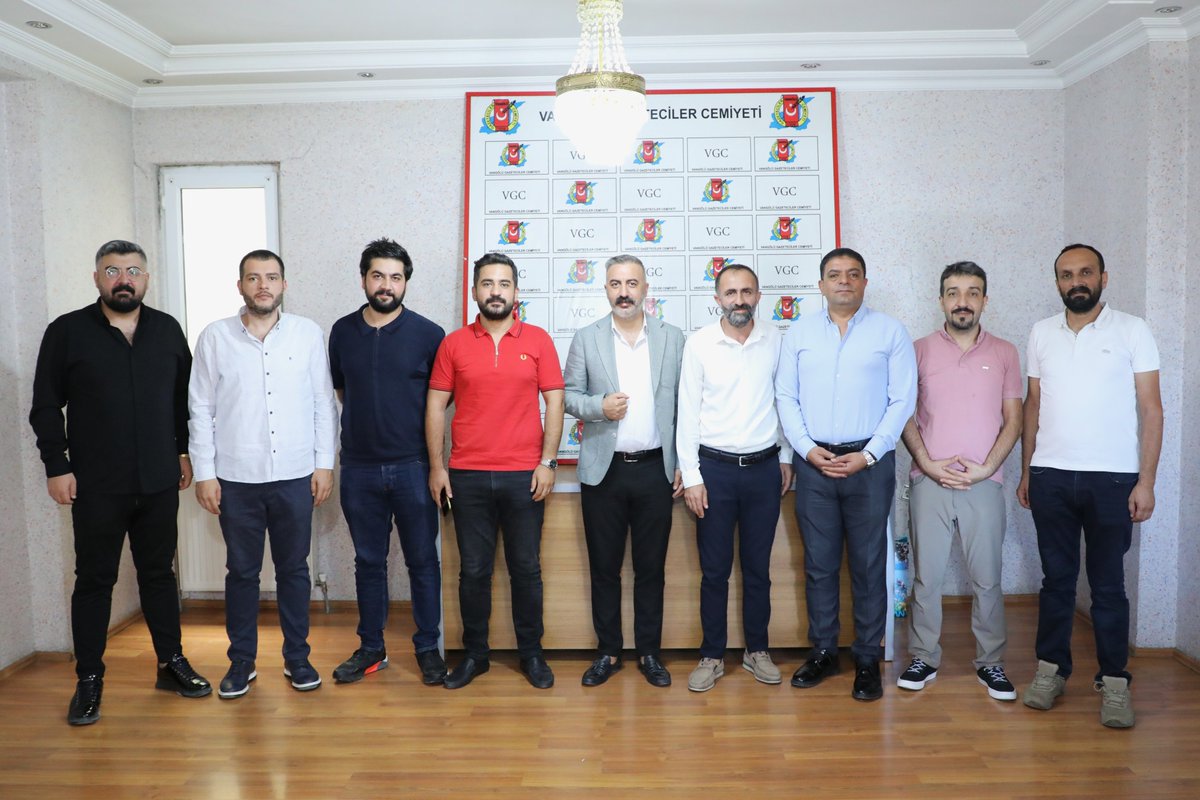 TOBB Van Genç Girişimciler Kurulu Başkanı aynı zamanda TOBB Doğu Anadolu Bölge Temsilcisi Sn. Ümit Can Sari ve beraberindeki Kurul Üyeleri; Yönetim Kurulumuza hayırlı olsun ziyaretinde bulundu.

<a href="/tobbggkvan/">Van Genç Girişimciler Kurulu</a> <a href="/umitsari65/">Ümit Sari</a> <a href="/orhandha/">ORHAN AŞAN</a> <a href="/YunusEmreAykac/">Yunus Emre Aykaç</a> <a href="/koruc65/">Kerem Oruç</a> <a href="/ishakkaraa/">İshak KARA</a>
