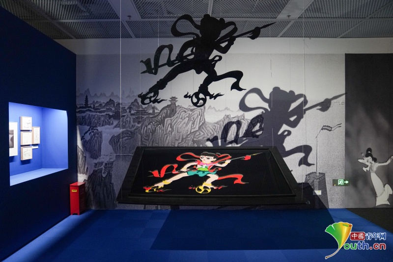 YouthChina's tweet image. Photos taken in #Shanghai Minsheng Art Museum on August 25th. “Animate the world - the history and influence of Shanghai #animationfilms” is being held there.
Systematically interpreting development history of Shanghai animation films, the exposition shows unique creation system…
