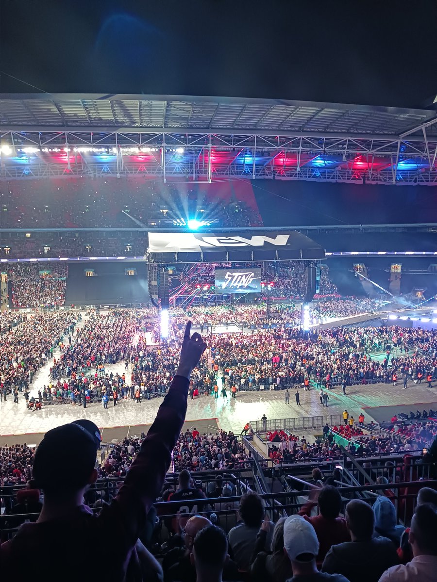 DLucksEdition's tweet photo. Still buzzing from being at #AEWAllIn Wembley last night. Absolutely outstanding show! https://t.co/4cMmaKKIZS
