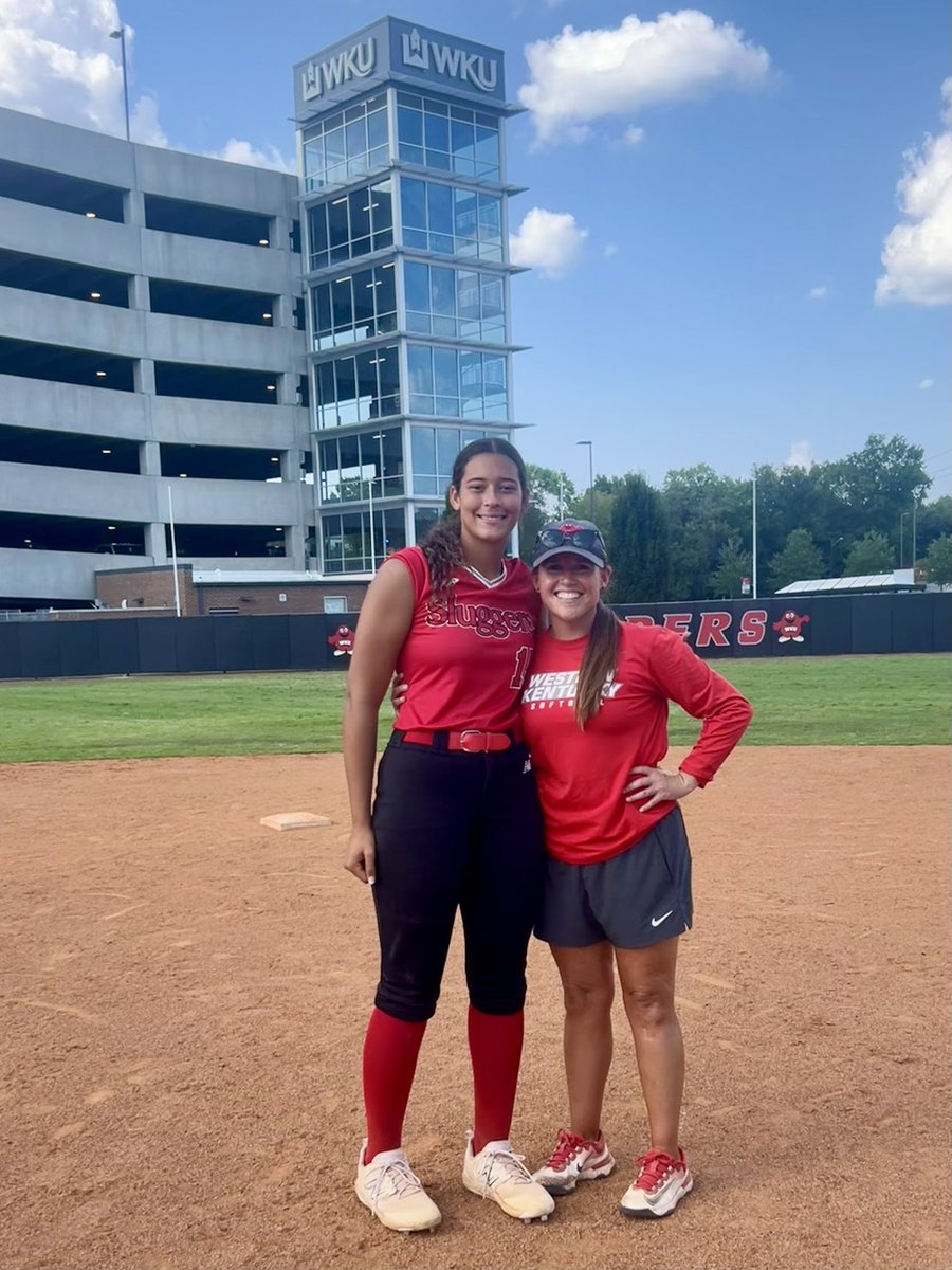 KloieSmith's tweet photo. Thank you @WKUSoftball for an awesome camp! Loved getting to meet the coaches and players and finally get on WKU’s field. Thank you @AmyLTudor @KaylaBixel @CarmynGreenwood ❤️GO TOPS https://t.co/K1CfLQnM4Z