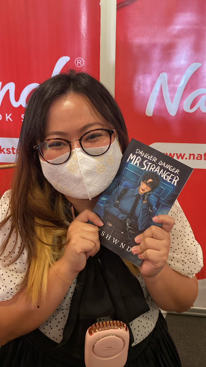 msfiorisce's tweet photo. thank you ate @irshwndy ! hoping to see you soon again huhu ily 💞

#DeuxIsHere https://t.co/UJr6wMFmQ3