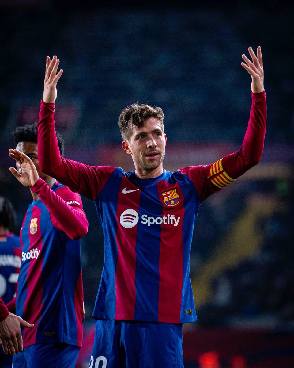 fcnewscalcio's tweet photo. 🇪🇸⚪️🔵 #SergiRoberto convocato per il match contro il #Cagliari . https://t.co/QBaIceggF6