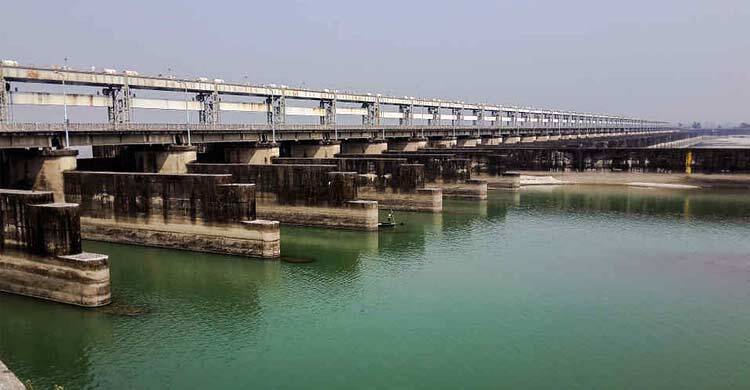 এবার ফারাক্কার ১০৯ গেট খুললো ভারত, বাড়ছে নদীর পানি