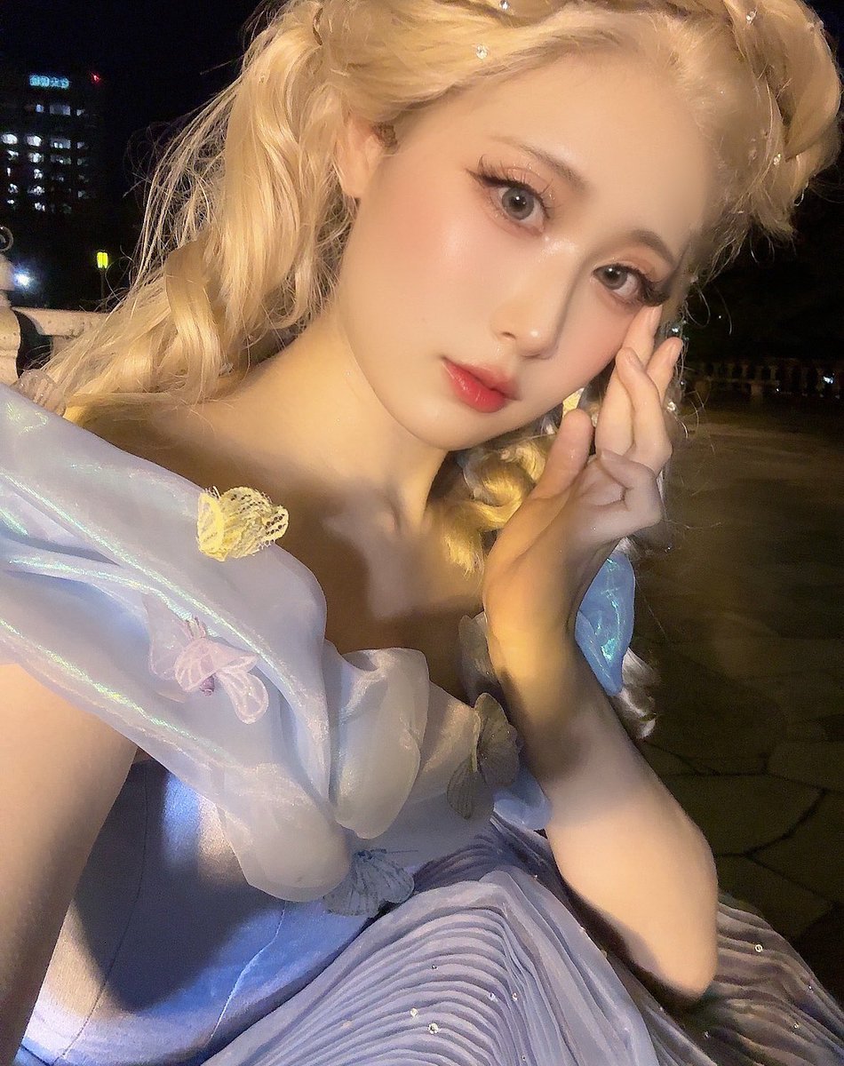 yuhina87's tweet image. 今年プリンセスやるみんなへ
わたしの秘密なんだけど、このフィルターオススメだよ
パークみたいな黄色の光があるところだと特に盛れるよ
ちゅるちゅる肌をフィルターで作れるひみつだよ