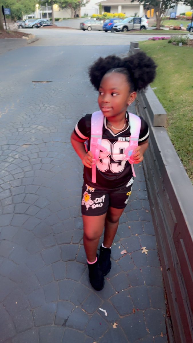 _Venquie's tweet image. #FirstDayOf3rdGrade 💕🫶🏾