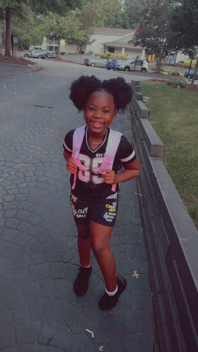 _Venquie's tweet image. #FirstDayOf3rdGrade 💕🫶🏾