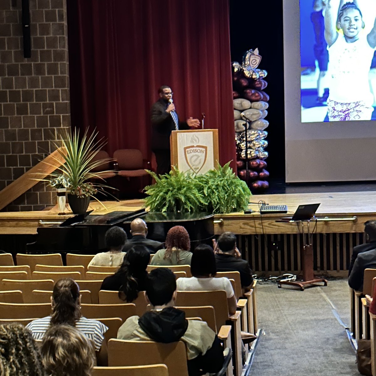 We are kicking off a Year of Unprecedented Growth with District leaders this morning! #ONERCSD