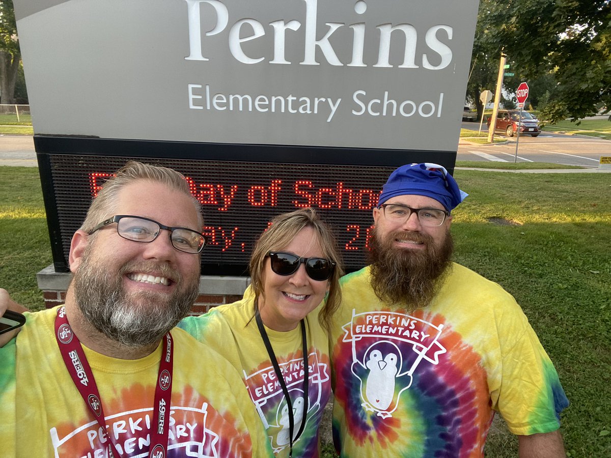 coachzc's tweet photo. Ready for day one at Perkins! Over 70 years of @DMschools experience among this trio. #DMPS #PenguinPride https://t.co/ac3J3aXxxt