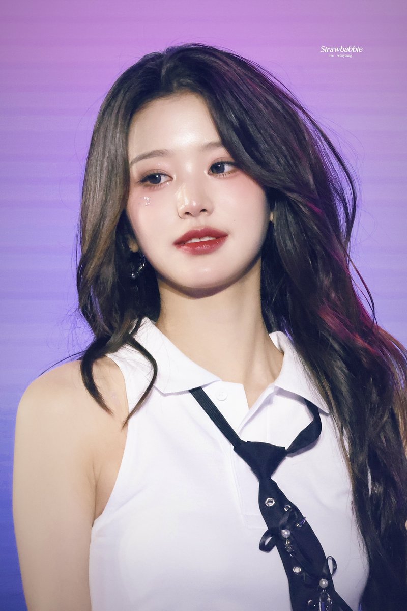 여자의 행복은 녕자님의 사랑만이 만족시켜 줄수 있어요.
그래서 여자들끼리 시기 질투 싸우는 이유는.. 녕자님의 사랑을 독차지 할려고 그러는 것임. 사극을 보면 후궁들 싸우는거 보면 알수 있지요. 그게 자연의 섭리 입니다.