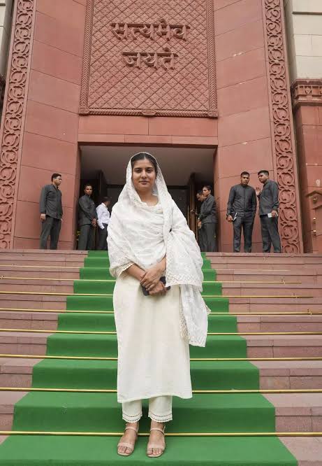 कैराना लोकसभा क्षेत्र के सांसद  इकरा हसन जी को जन्मदिन की हार्दिक बधाई और शुभकामनाएं
मैं अल्लाह से आपकी लंबी उम्र की दुआ करता हूं
आप हमेशा खुश रहें, मुस्कराते रहें 
@Iqra_Munawwar_