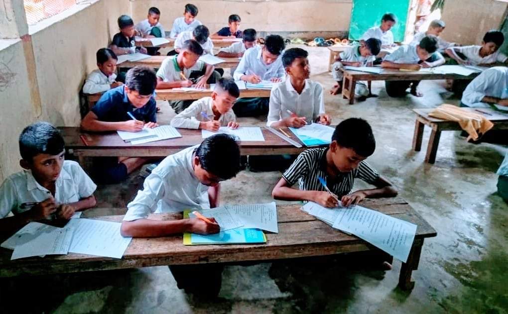 Though we are refugees, we don't give up on dreaming. Our students have dreams as others and we will be trying to come true our dreams until we free the refugee life. 
The #Chapter_End_Test is going on in all our centres. 
#refugee ,#Rohingyas ,#EducationForAll.