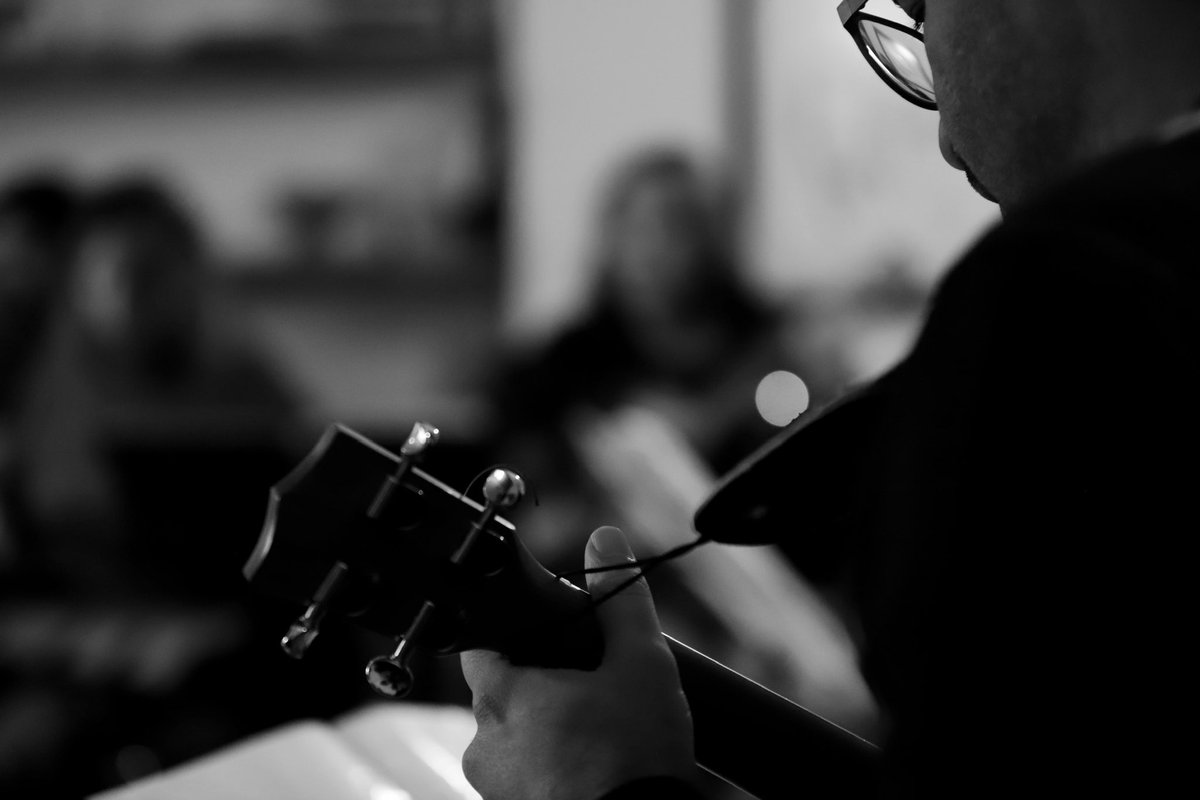 For song Hawaii 🎉 🎶 
Ama ben genelde arabesk akor 🎻 #ukulele #musicphoto 📸