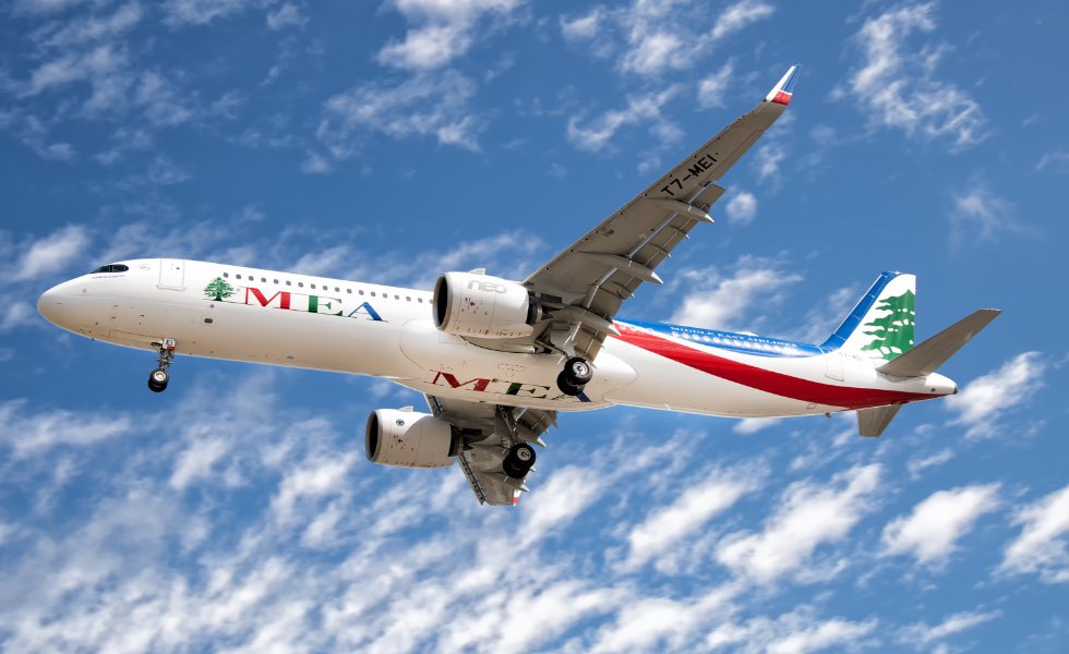 nadinebarakatlb's tweet photo. 📌وجد في احدى صواني #الطعام على طائرة @MEAAIRLIBAN لاصق للجروح فيها دمّ وذلك في علبة الطعام. 

📌 التحقيقات "فشلت" بتأكيد مصدر اللاصق. 

📌لا عتب على موظف يقبض الفتات، فيما يقبض المدير الطفيلي ٤،٢٠٠$ كاش برّاني فوق معاشه، ليسكت ويمرّق لحوت المطار. 

عدا عن هدايا من أصدقاء الحوت. https://t.co/HxKGlLmVo7