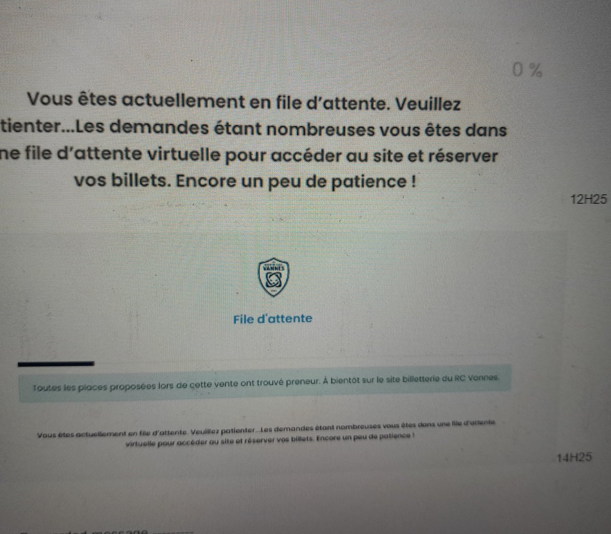 ymauffret's tweet photo. @RugbyClubVannes @StadeToulousain La billetterie du rcv  rendra t elle un hommage permanent à JCD cette saison? C'est à craindre 
Connection à 12H30/ lancement  des ventes à 14H/ Bredouille à 14H30.  Sympa pour les vannetais qui suivent le club depuis 2014 et subventionnent le club au travers de leurs impôts . https://t.co/7yl2hKVGWt