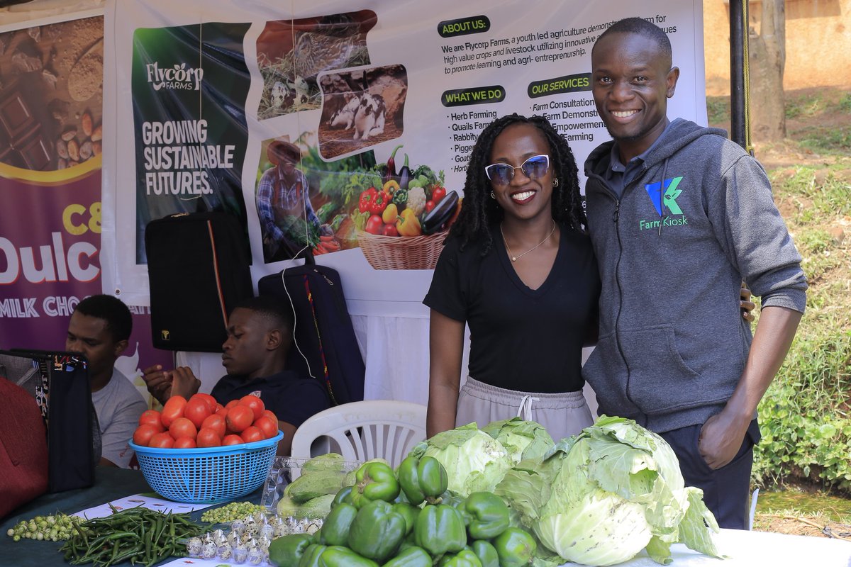 farm_kiosk's tweet photo. The Family is @YALIRLCAlumniUg,  the meet up  is with @Flycorp_Farms, the agenda is contributing to improving agri-food systems in Uganda and beyond.
#YALIAlumniMarketDay https://t.co/xiHhHjMSEC