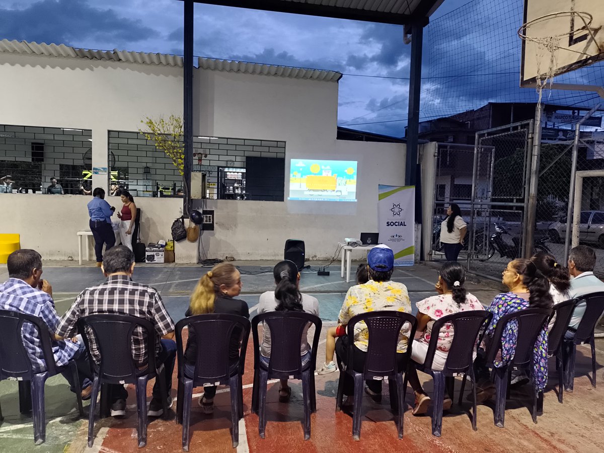 eaaayopal's tweet image. ¡La EAAAY llegó al barrio Los Almendros!  Con nuestro programa de responsabilidad social, La EAAAY en tu barrio, nos reunimos con los líderes del sector y barrios aledaños.