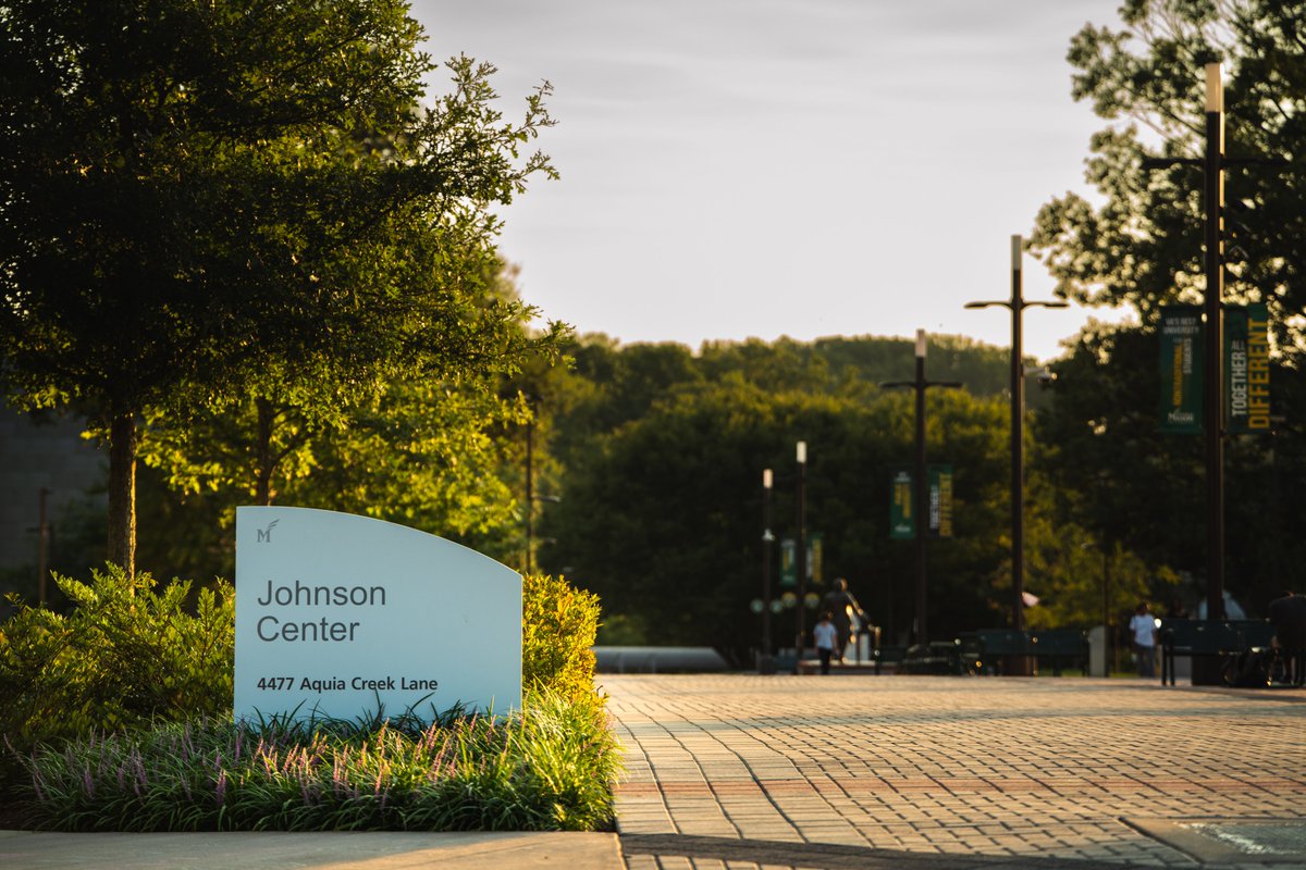 GeorgeMasonU's tweet image. First day of school emotions...

The start of something #AllTogetherDifferent...

#Welcome2Mason, Patriots! Have an amazing first day of the new semester! #MasonNation 💚💛😭

#Mason2025 #Mason2026 #Mason2027 #Mason2028

📷: OUB/@Mason_Korea
