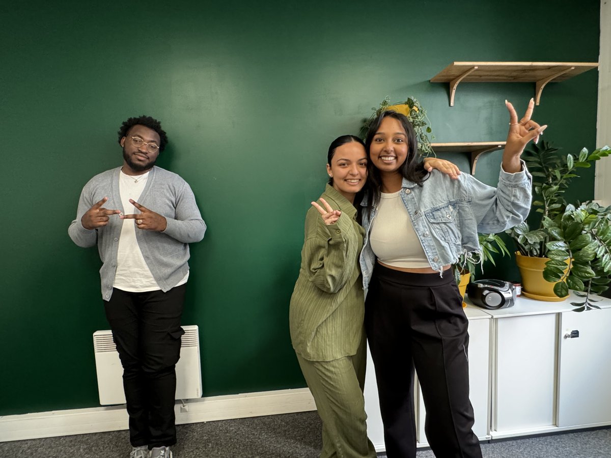 Cette année, chez  #Izypaper, nous avons eu la chance d'avoir quelques pépites en stage. 
Alors que les différents contrats ce sont terminés, j'ai été très ravie de travailler avec Lina, Arnold, Esra, Thomas...
Je reviendrai principalement sur 2 profils plus tard :-)