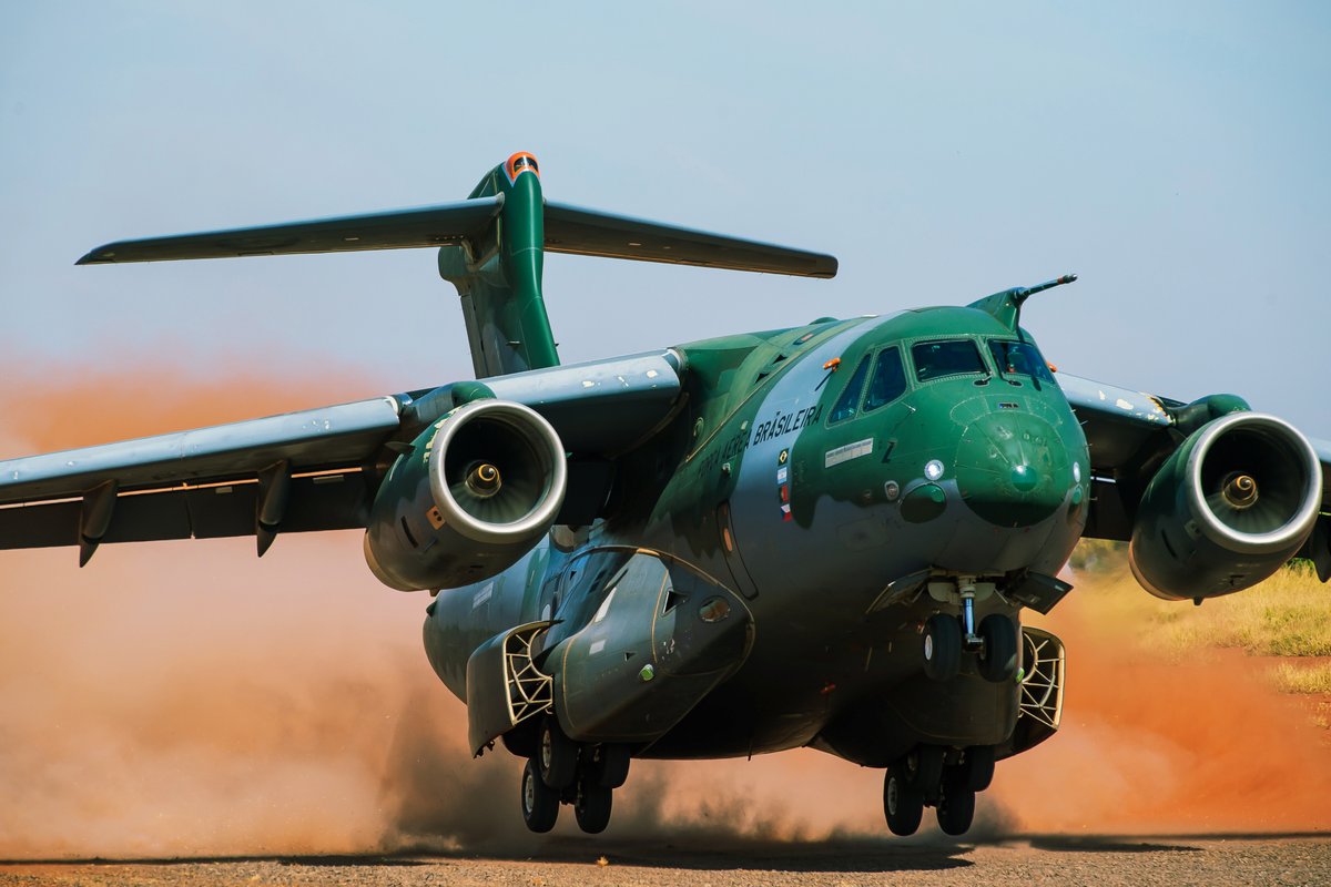 embraer's tweet photo. #Embraer has driven innovation in the aerospace industry during its 55 years of history! In this #EmbraerSelection, let’s take a look at our most modern and innovative projects: the E195-E2 Tech Eagle and the C-390, the E-Freighter and the eVTOL.
#WeAreEmbraer #EmbraerStories https://t.co/rkkvdEMJKe