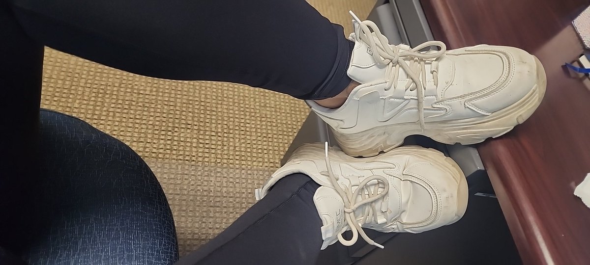 AmberGodly's tweet photo. My legs and feet are so sore https://t.co/iGiPRYggSc