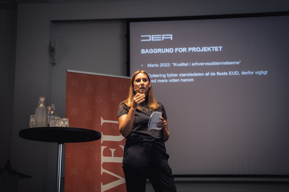 Tænketanken DEA (@taenketankendea) on Twitter photo 76 pct. er tilfredse med kvaliteten af deres læreplads🙏🏻 👷🧑🔧 Det viser et nyt omfattende DEA-projekt med svar fra 12.432 lærlinge og elever, lavet af <a href="/SigneKoch/">Signe Koch</a> og <a href="/hmmhelle/">Helle Mortensen</a>. Bliv klogere på undersøgelsen her😊👇🏻📖 #uddpol #eud
dea.nu/nyheder/de-fle… 76 pct. er tilfredse med kvaliteten af deres læreplads🙏🏻 👷🧑🔧 Det viser et nyt omfattende DEA-projekt med svar fra 12.432 lærlinge og elever, lavet af <a href="/SigneKoch/">Signe Koch</a> og <a href="/hmmhelle/">Helle Mortensen</a>. Bliv klogere på undersøgelsen her😊👇🏻📖 #uddpol #eud
dea.nu/nyheder/de-fle…