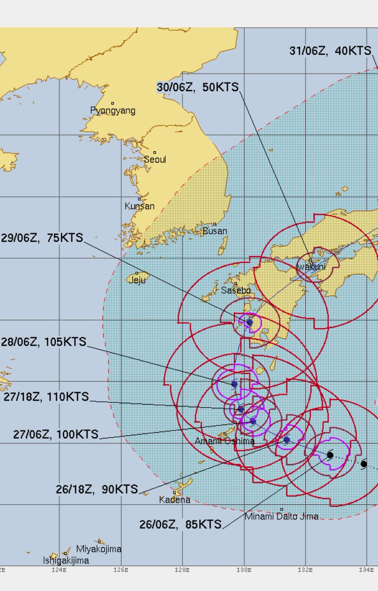 R22680169801's tweet photo. 22時に見た #気象庁 #JTWC #Windy(ヨーロッパ中期予報センター) の #台風10号の進路予想。
気象庁の３時間毎に発表される台風情報の度に、西に西に進路予想がズレている。いっその事もっと西にズレ、九州に影響ない位西にズレろ！ https://t.co/51MW16Xlqf