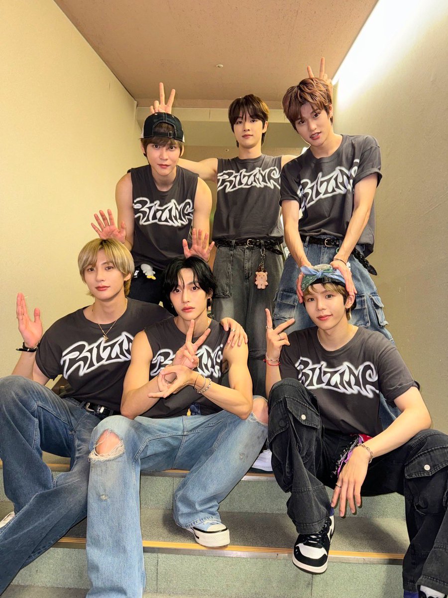 RIIZE_JPN's tweet photo. RIIZING DAY IN NAGOYA 🧡Day2🧡

#RIIZE #라이즈 
#RISEandREALIZE
#RIIZE_JAPAN_HALL_TOUR
#RIIZINGDAY #RIIZINGDAY_in_NAGOYA https://t.co/0vsIZjaqKD