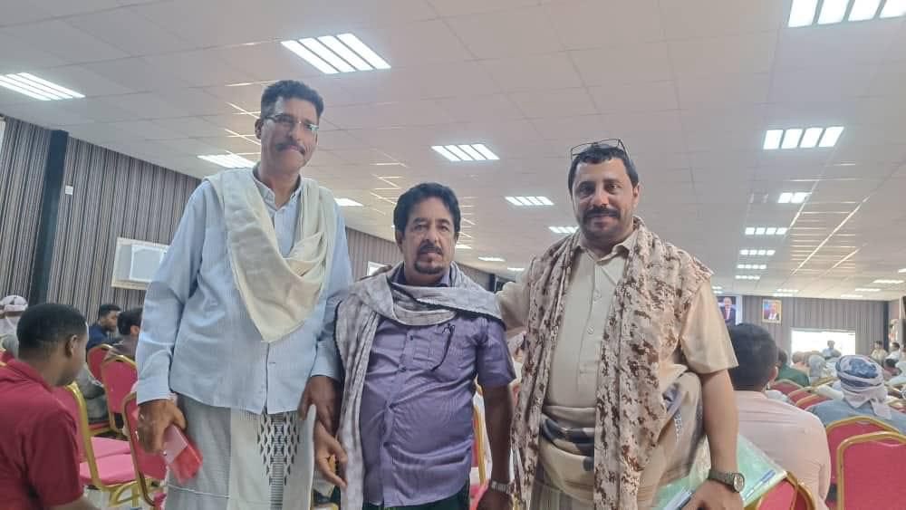 ali155265955's tweet photo. الشيخ محمد عوض باشقار المشجري شيخ شمل قبيله المشاجر عضو هيئة رئاسه مؤتمر حضرموت الجامع عضو المجلس الاستشاري بالمجلس الانتقالي عضو رئاسه حلف قبائل حضرموت 
و الشيخ احمد بامعس
والشيخ مزهر بن سويدان
صوره من اللقاء الموسع للمجلس الانتقالي الجنوبي بمحافظه حضرموت بالمكلا قاعه شهداء الجنوب .
