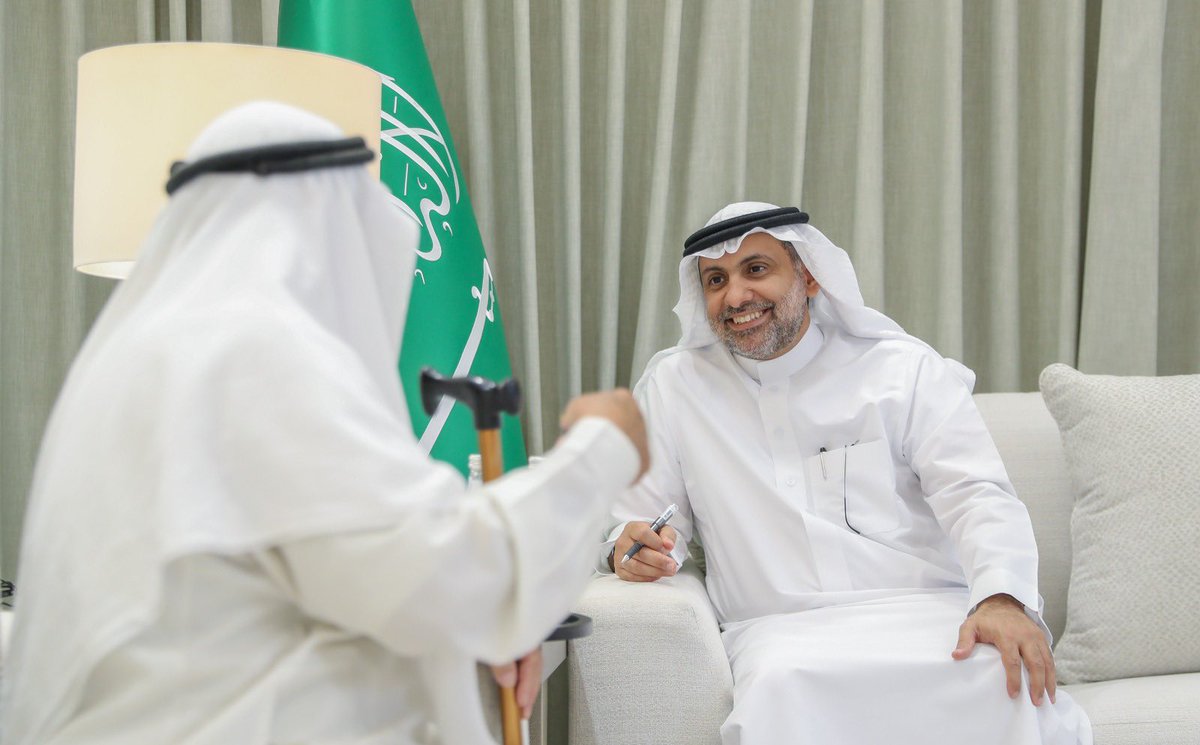 وسعدت جدًا بلقاء المواطنين أهالي المدينة الكرام 
في المجلس الاستشاري الصحي الذي يهدف لإشراك المجتمع في تعزيز الخدمات الصحية وتطويرها في المنطقة، حيث نسعى جميعاً لتلبية الاحتياجات الصحية في جميع مناطق المملكة تنفيذاً لتوجيهات القيادة الرشيدة حفظها الله.