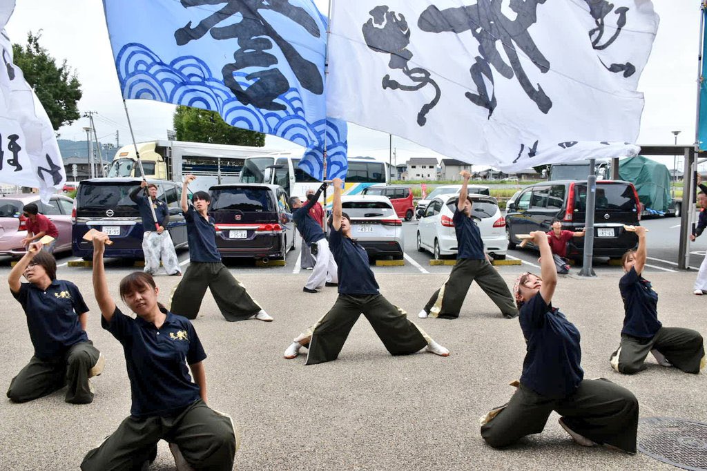 HOMARE_4351's tweet photo. 🏮演舞報告🏮
先日は石ノ森章太郎記念館と上品の郷の2箇所で演舞でした！
登米での演舞後は抽選会にも参加し最後まで楽しませて頂きました✨

上品 今月もお声がけありがとうございます！
今月の上品は縁火さん初参加でさらに盛り上がりました！

みずよさまで残りわずか！
成長した譽をお届けします！ https://t.co/VVxvdB6xcr