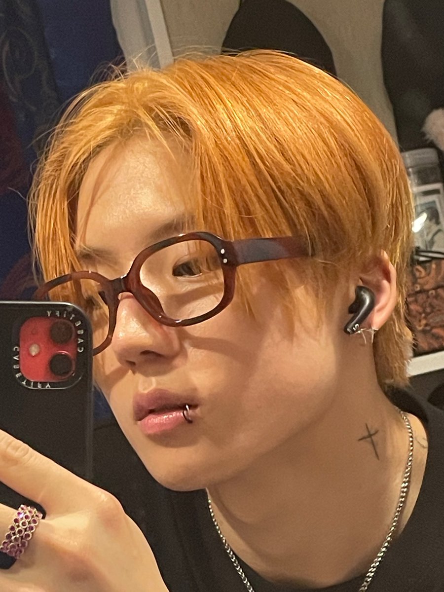 geonkebox's tweet photo. 주황머리 이건우 참 좋구만~ 🧡🥕 https://t.co/vgtsDiQ4Zo
