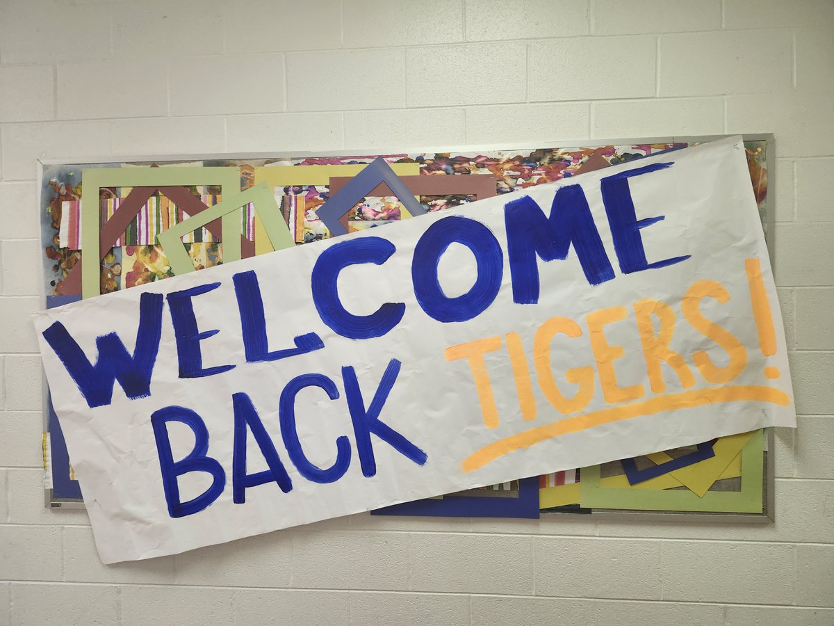 ChiPubSchools's tweet photo. Welcome back, @FinklPilsen Tigers!! #CPSFirstDay #TheBestAreWithCPS #BackToSchool https://t.co/YnBdJi5SZS