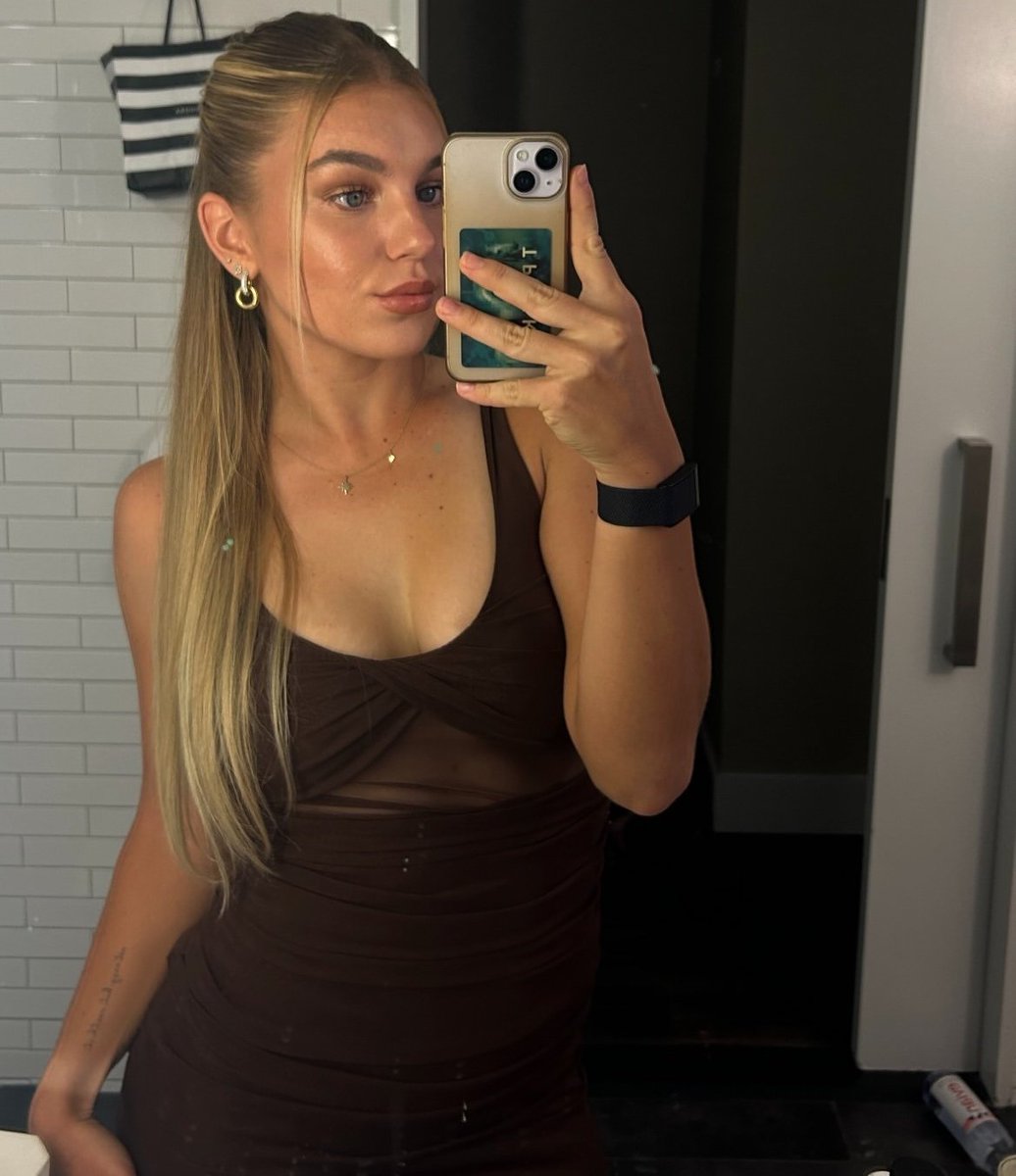 Sports Babes tweet media