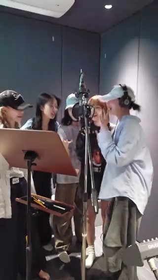 CRAZY thunder ロンドン ルセラフィム party チェウォン