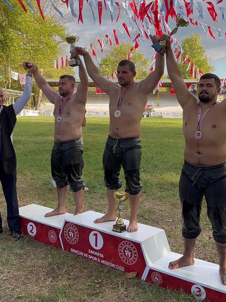 Sakaryabld's tweet photo. Sakarya’nın pehlivanları Tarihi Akbalık Güreşleri’ne damga vurdu

https://t.co/tsaAStooph https://t.co/nnVpCIH4br