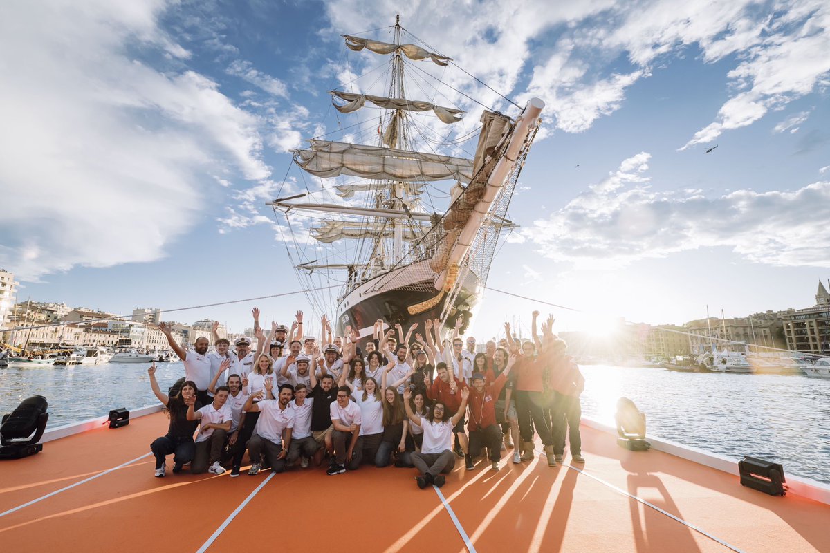 Le #8mai2024, le #troismâtsBelem illuminait Marseille, livrant la Flamme de #Paris2024 et lançait la magie de l'olympisme en France￼￼. Un embrassement qui couronne mes 12 années à la tête d'une Fondation plus qu'attachante et me donne raison d’y avoir cru.
Photos V. Curutchet