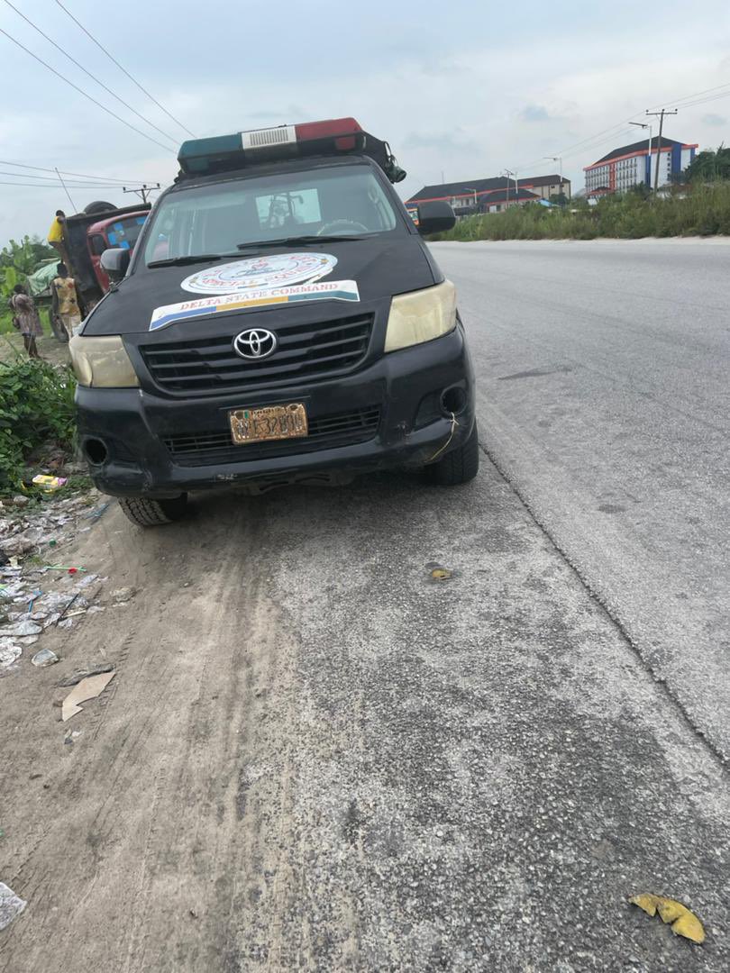 Im_ChrisDSniper's tweet photo. @Brightgoldenboy @PoliceNG @DeltaPoliceNG @Jossy_Dannyking He showed them from his phone cos he snapped it instead of carry the paper with him all the time. They still took the laptop and ask him to go and look for anywhere to print out that receipt which he showed them. Delaying his time and made him miss the interview OGBOLE AMOS https://t.co/XkKBimHWCv