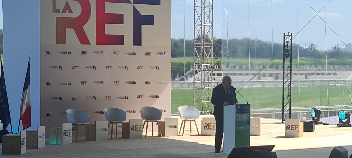 Marie-Anne Tournaire (@matournaire) on Twitter photo À la #REF24 du <a href="/medef/">Mouvement des Entreprises de France</a> à l'hippodrome de Paris Longchamp, la Présidente de l'Assemblée Nationale <a href="/YaelBRAUNPIVET/">Yaël Braun-Pivet</a>-Pivet et le Président du Sénat <a href="/gerard_larcher/">Gérard Larcher</a> s'engagent, ensemble, à garantir la stabilité institutionnelle de la France et contribuer à la recherche de solutions. À la #REF24 du <a href="/medef/">Mouvement des Entreprises de France</a> à l'hippodrome de Paris Longchamp, la Présidente de l'Assemblée Nationale <a href="/YaelBRAUNPIVET/">Yaël Braun-Pivet</a>-Pivet et le Président du Sénat <a href="/gerard_larcher/">Gérard Larcher</a> s'engagent, ensemble, à garantir la stabilité institutionnelle de la France et contribuer à la recherche de solutions.