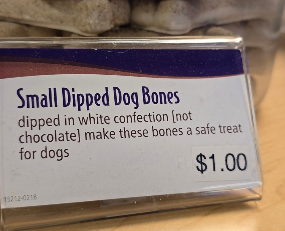 city_mercedes's tweet image. It&apos;s National Dog Day!
What better treat to eat for the furbaby than a #RockyMountainChocolate #SafeForDogs