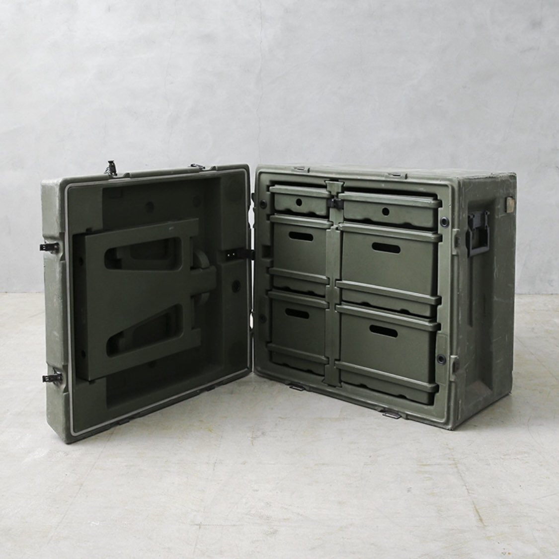 BitetheCane's tweet photo. 米軍の中古品の便利グッズ
俺はなんでこれをお薦めされたんだろう。
キャンプにもいかないし
アウトドアもそんなにしないし。。。

でもかっこいい。ほしい。

https://t.co/k8rdWOSLn7 https://t.co/yXdQJgqywA