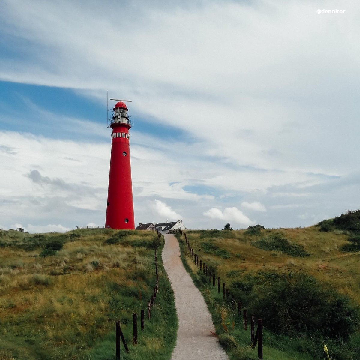 Why should you explore the Wadden Sea in the Netherlands? 🌊✨
1️⃣ Texel: sandy beaches &amp; wildlife. 🦢
2️⃣ Ameland: charming villages &amp; bike paths. 🚲
3️⃣ Schiermonnikoog: pristine beaches &amp; peace. 🌅

Ever been to the Netherlands? If so, where?👇