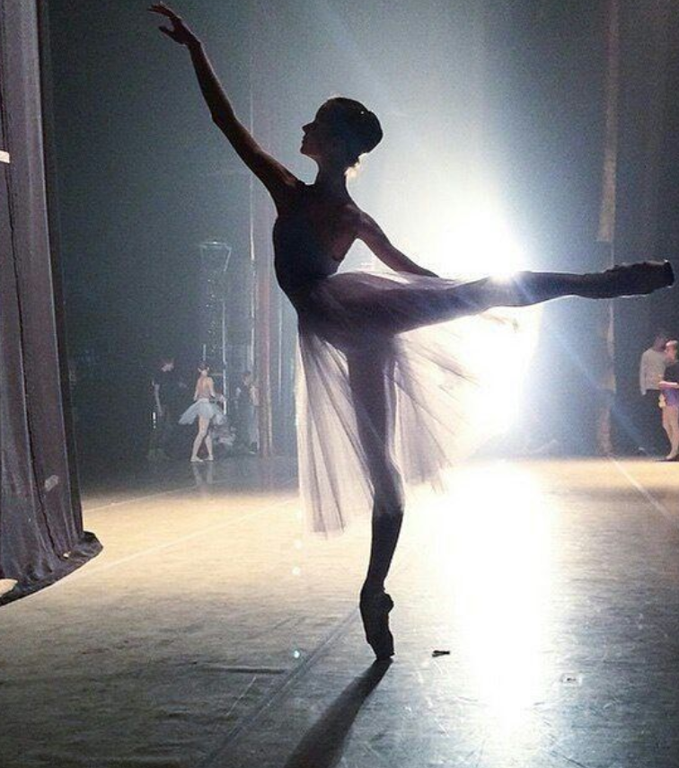 gyuhanniebee's tweet photo. Under the starry skies 
https://t.co/PfRczpJ3qs 
J30n6h@n x OC
On their trip to Budapest, Jeonghan met Prima Ballerina Kristien. This is part of the Maldives Trip universe. 
🔞very nsfw
Minors, don't interact. https://t.co/Lom6f4cHMU