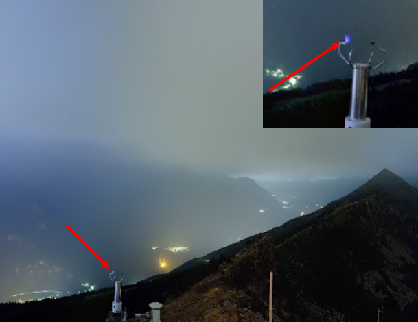 meteoschweiz's tweet photo. Blitz, Donner und #Elmsfeuer. Zwei optische Phänomene in Zusammenhang mit #Gewittern konnten letzte Nacht auf dem #Matro beobachtet werden. Mehr dazu lesen Sie in unserem heutigen #Meteoblog: https://t.co/3ZA7fwWMw2 Quelle: Roundshot https://t.co/VUFUw3kSU0